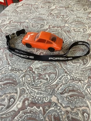 PORSCHE 911S      Modellino Plastica e Porta Tessere - Immagine 1 di 4