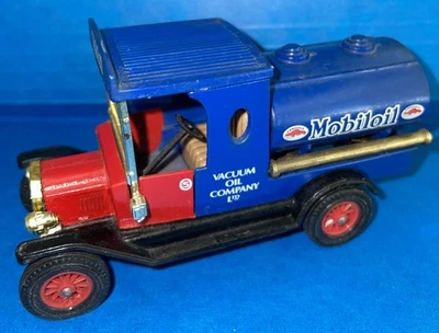 Matchbox Models of Yesteryears 1912 Ford Model T Mobil Oil 1978 - Image 1 of 4