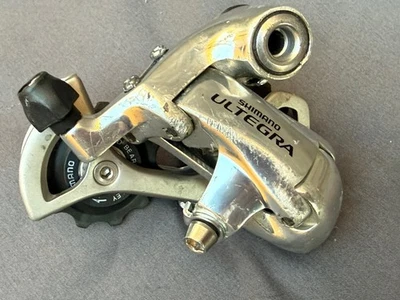 Desviador trasero Shimano Ultegra RD-6600 10 velocidades-jaula corta-plateado Foto 1 de 4