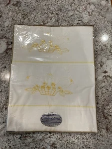 Vintage Paar Kissenbezüge König gelb Stickerei Korb Blumen 41” x 36” - Bild 1 von 5