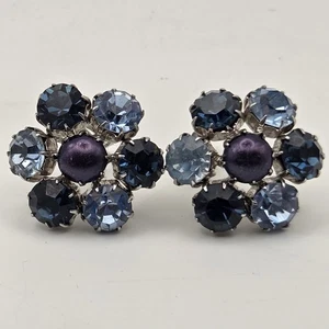 Vtg Blue Rhinestone Made In Austria Signed Clip On Earrings Pearlesque Center - Picture 1 of 10