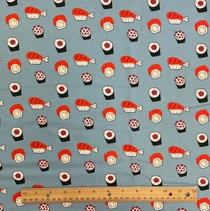Rollos de tela sushi lanzados sobre comida azul Japón 100 % algodón franela 1 yarda 43" - Imagen 1 de 1
