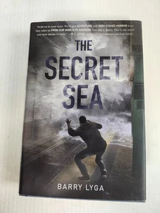 The Secret Sea - By Lyga, Barry - Hardcover GOOD - Imagen 1 de 14
