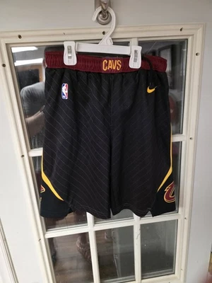 Nike Youth Kids DRI-FIT CLEVELAND CAVALIERS Icon Swingman NBA 正品短裤 — 第 1/3 张图片