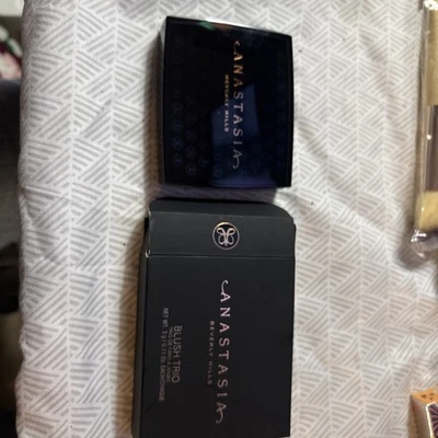 Anastasia Beverly Hills Blush Trio PINK PASSION 3 g BNIB - Image 1 of 4