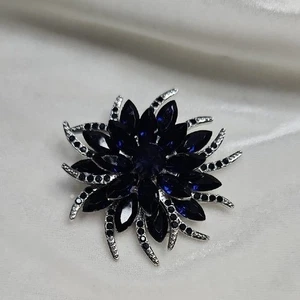 Spilla donna argento blu navy cristallo strass floreale nuova senza etichette moda retrò - Foto 1 di 6