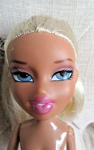 Bratz Doll Cloe Spring Break Occhiali da Sole Rosa Stella Spazzola Scarpe Coppia Sandali - Foto 1 di 12