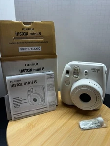 Fujifilm Instax Mini 8 Instant Film Camera - Off White Cream - Picture 1 of 5
