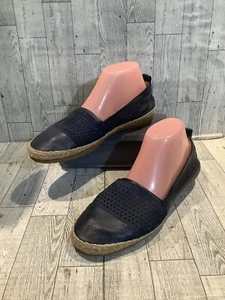 Clarks Artisan Reeney Helen Navy Nubuck Flat Womens 8.5M - Picture 1 of 11