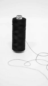 GP 0.99€/100m Elastisches Nähgarn schwarz Poly Elastic 500 m Nähgarn Elastisch - Bild 1 von 1
