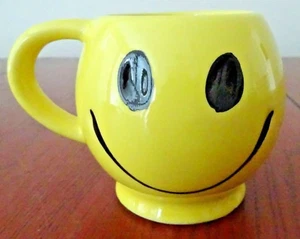 *VINTAGE MCCOY SMILEY HAPPY FACE YELLOW MUG-3A-E - Picture 1 of 7