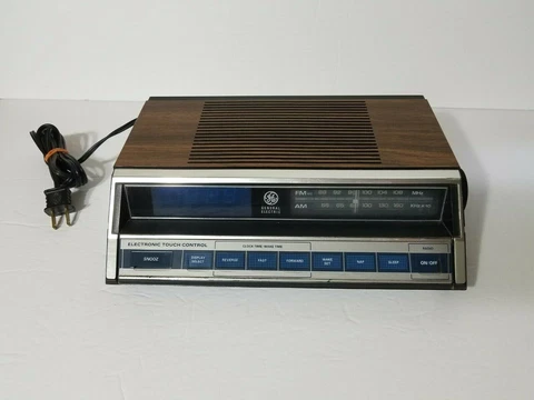Vintage 80s GE General Electric Alarm Clock Radio Wood Grain Blue LED 7-4662A Cover