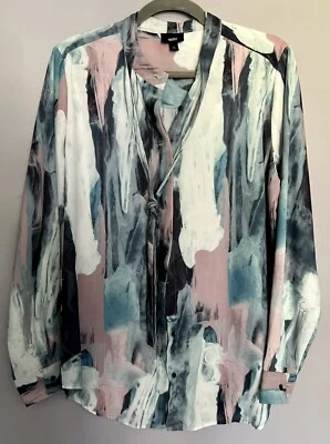 Blusa mujer Mossimo, abotonada, cuello atado, acuarela, manga larga Foto 1 de 4