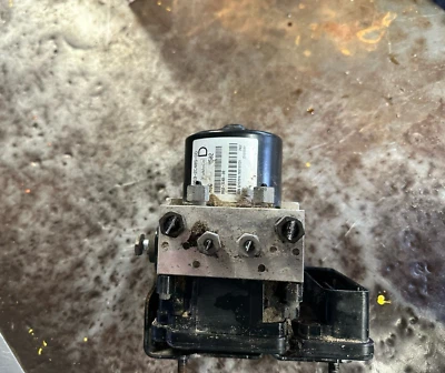 Conjunto de bomba de freno ABS antibloqueo Ford Explorer 2013-2014 sin crucero adaptativo Foto 1 de 2