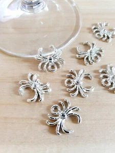 10 x Spinnen Acrylanhänger zum Basteln Halloween Schmuckherstellung Deko Charms - Bild 1 von 1