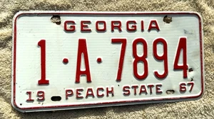 VINTAGE GEORGIA EXPIRED 1967 AUTOMOBILE PLATE - AS PICTURED - Picture 1 of 2