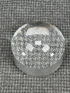B34 Vintage Plastic / Lucite Magnifying Paperweight 2.5" Diameter 1.75" tall - Picture 1 of 7
