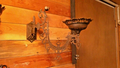 Very Ornate Swivel Wall Oil Lamp Mount Cast Iron - Image 1 of 3