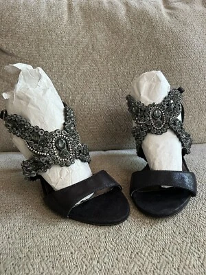 Zapatos formales con tiras con cuentas talla 6,5 de fiesta de cóctel para mujer’s Foto 1 de 4