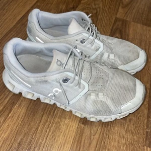 Oncloud Damen 6,5 weiß Laufschuh Freizeit - Bild 1 von 24