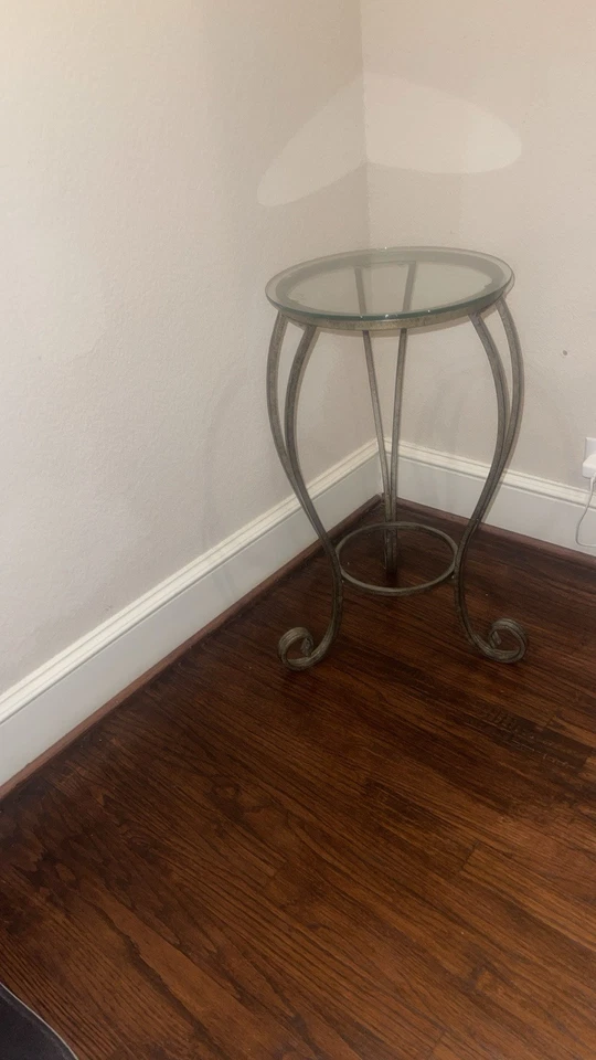 Стеклянный бронзовый стол  - Изображение 1 из 1