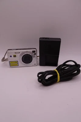 SONY Cybershot DSC-W110 Digitalkamera-Silber + Zuebhör - geprüft vom Händler - Bild 1 von 4