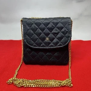 CHANEL Mini Matelasse. Coco Mark - Borsa a tracolla a catena nera trapuntata in velluto piccola - Foto 1 di 8