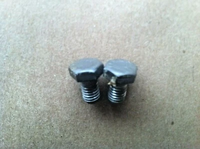 1985-1992 MERCEDES-BENZ 300E W124 ~ 2 REAR DOOR CHECK SCREW ~ N00093006122 - Image 1 of 3