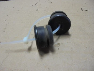 Honda Nighthawk CB450 1982 OEM #4 soportes de tanque de combustible de goma superior e inferior (juego 3) Foto 1 de 4