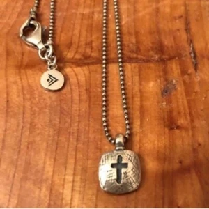 Silpada N1925 925 Sterling Silver Cross Pendant Necklace Faith Religious Rare  - Picture 1 of 12