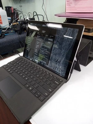 Microsoft Surface Pro 4 12.3inch (256GB SSD Intel Core i7 2.4GHz 8GB... - Image 1 of 4