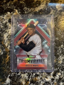 Topps Stadium Club 2023 - Triunvirates Willie Mays #T-29 rojo - Imagen 1 de 2