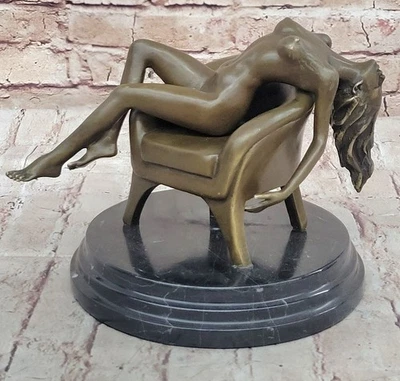 Escultura Art Deco Occidental Mujer Desnuda Niña Firmada Estatua de Bronce Decoración Fundida Caliente Foto 1 de 4