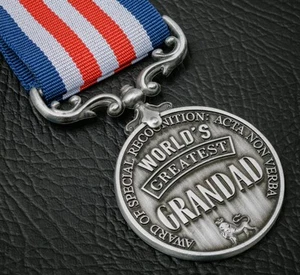 Medalla de servicio y valentía 'WORLD'S GREAT ABUDAD'. Regalo/Regalo. Cumpleaños - Imagen 1 de 12