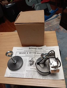 ✌️NEU SCIENCE FIRST 20-030 ELEKTROMAGNET 2-1,5 VOLT D-ZELLEN BATTERIEN 40KG LIFT - Bild 1 von 4