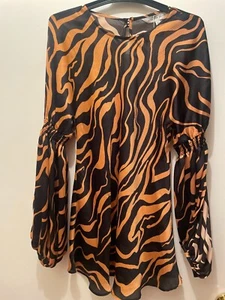 Veronika Maine abstract lines blouse size 8 BNWT - Picture 1 of 2