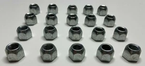 Per Suzuki Samurai 80-95 - "Set dadi ruota" - Foto 1 di 6