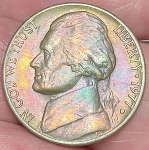 1977-D Jefferson Nickel Beautiful Brilliant Rainbow Toned Coin Dark #10 - Picture 1 of 12