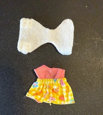 Ropa para muñeca Krissy bebé - Barbie Mattel - Pantalones cortos/top de una pieza y pañal Foto 1 de 4