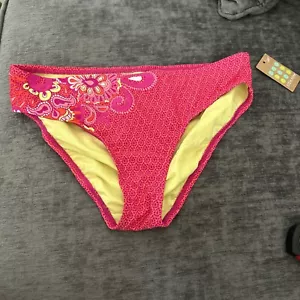 Title Nine Swim Bikini Bottoms In Pink Size M NWT - Picture 1 of 4