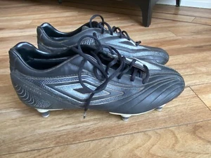 Boy's Umbro Rugby/Football Boots Size 5 Uk - Picture 1 of 8