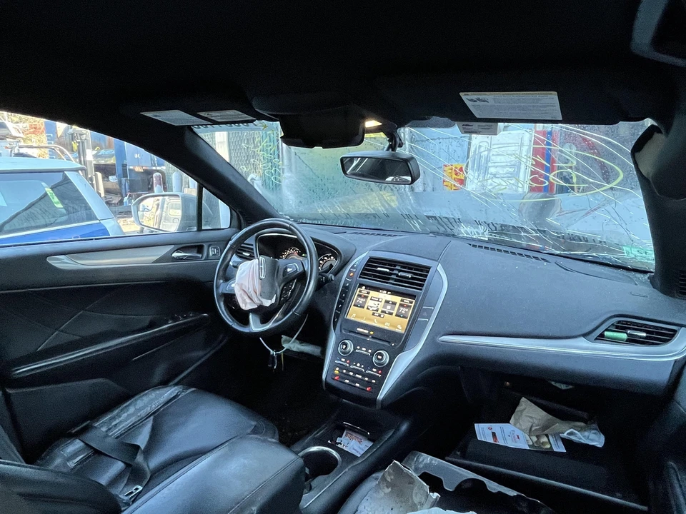 Guantera Lincoln MKC 16 Foto 1 de 1