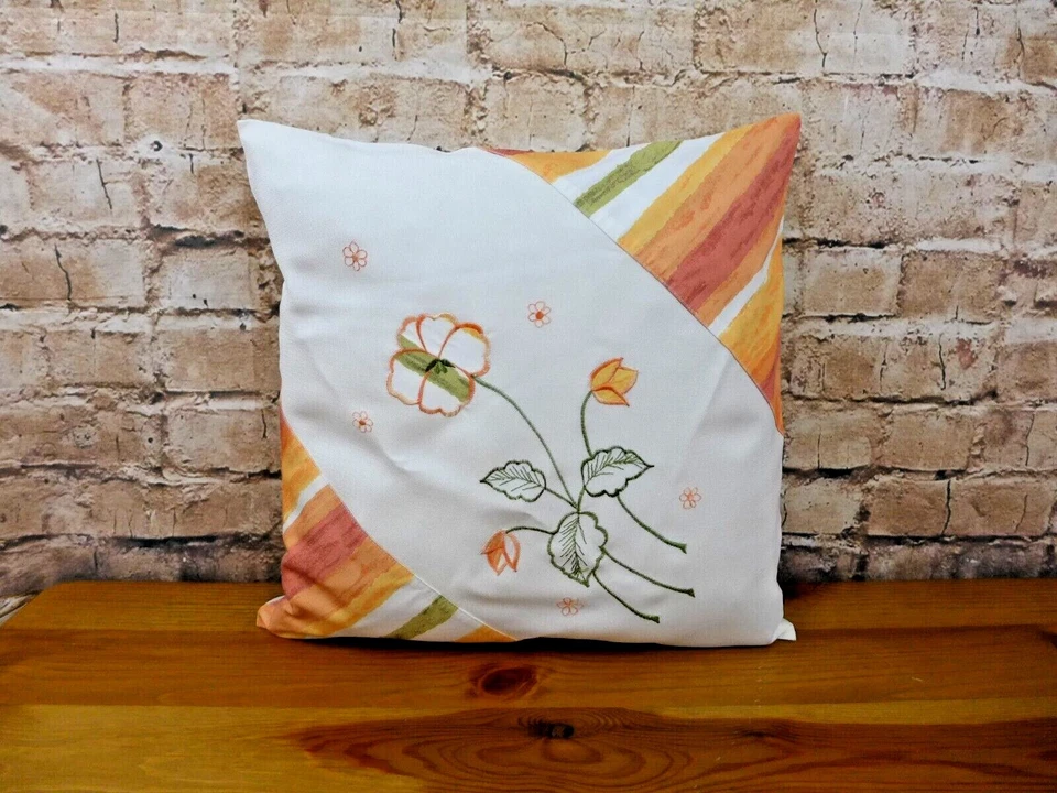 Kissen Kissenhülle 49T 40 x 40 cm ecrue gelb orange terrra  bestickt S A L E - Bild 1 von 1