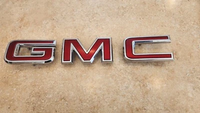 21-22 GMC CANYON 20-23 ACADIA 21-24 TERRENO PARRILLA DELANTERA EMBLEMA LOGOTIPO INSIGNIA A-4 Foto 1 de 2