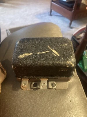 Nuevo de Lote Antiguo 1956-8 Chrysler DeSoto Dodge Hudson Perno Regulador de Voltaje Foto 1 de 4