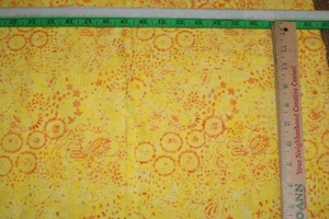 Batik Yellow & Orange Design Cotton Fabric Sewing Quilting Craft 18 x 31" - Picture 1 of 2