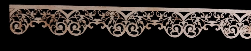 Dekorpaneele Holz mit Ornament Filigrane - Wand- und Deckenverkleidung - Bild 1 von 1