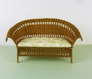  Puppenhaus Miniatur Handwerk Handarbeit braun Korb Gartenbank, hellgelb - Bild 1 von 3