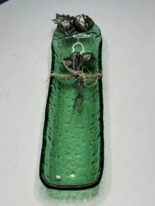 Vidrio reciclado verde con piezas de metal de alcachofa y un tenedor de talla - Imagen 1 de 8