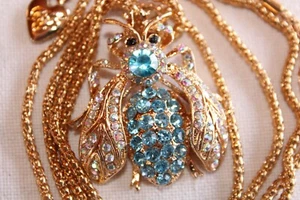 NWT Blue Bee Pendant Necklace Really Beautiful Design - Bild 1 von 6